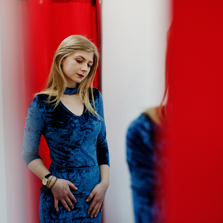 Dress to Impress: How to Use Dresses for Stunning Optical Illusions